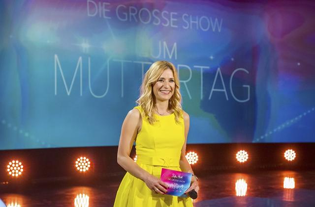 Stefanie Hertel präsentiert auch 2019 ihre „Große Show zum Muttertag“.
