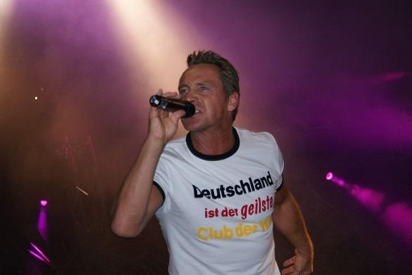Über 100 Stunden Arbeit die Woche, das ist ein Pensum, das kaum zu bewältigen ist. Kein Wunder also, dass Jürgen Milski angst davor hat Burnout zu bekommen. Jürgen Milski Ballermann Party