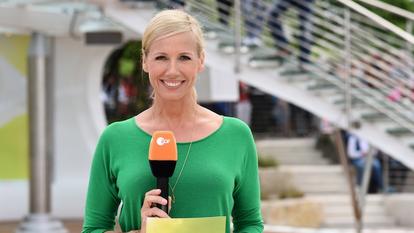 Andrea Kiewel startet mit dem "ZDF-Fernsehgarten" in eine neue Saison.