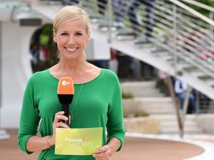 Andrea Kiewel startet mit dem "ZDF-Fernsehgarten" in eine neue Saison.
