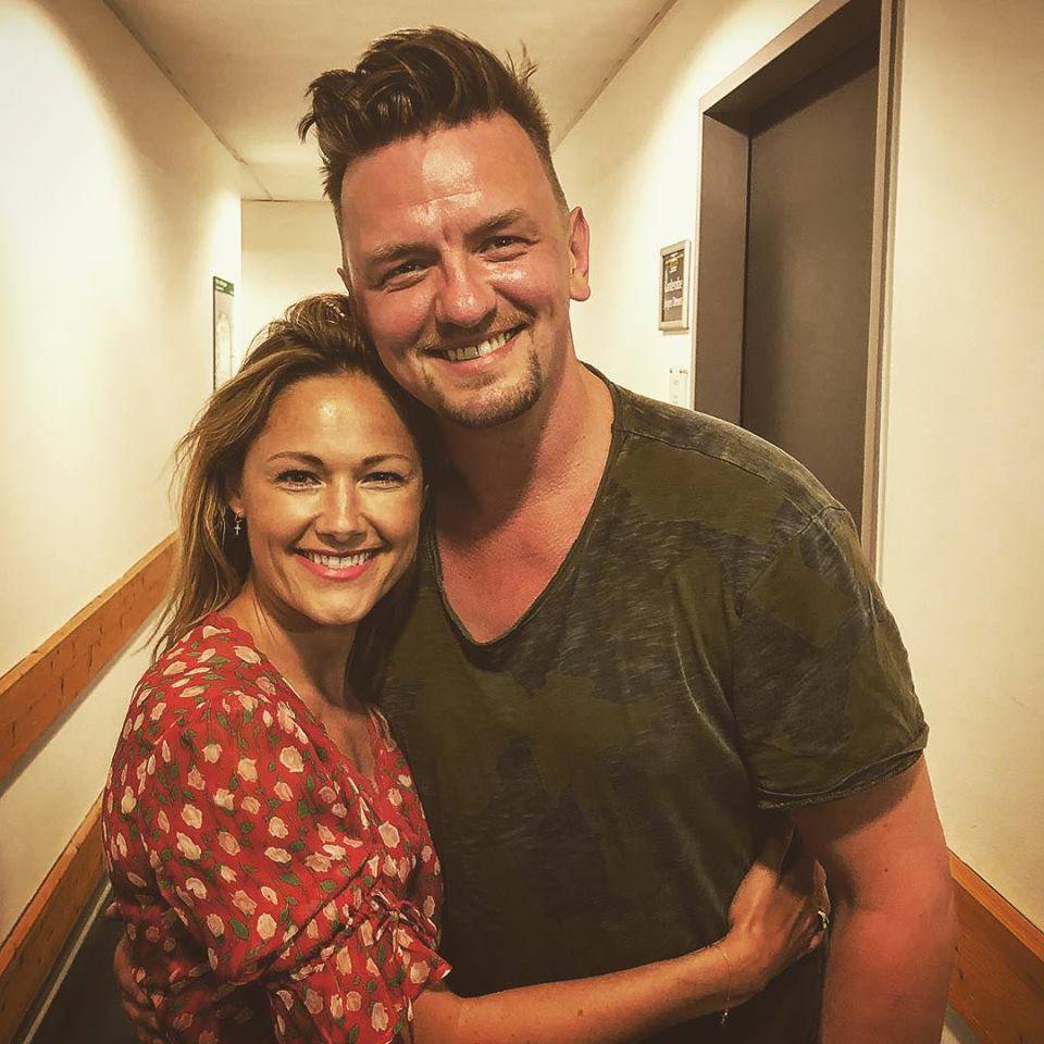 Helene Fischer und Ben Zucker hinter den Kulissen von „Das große Schlagerfest“. Helene Fischer und Ben Zucker hinter den Kulissen von „Das große Schlagerfest“.