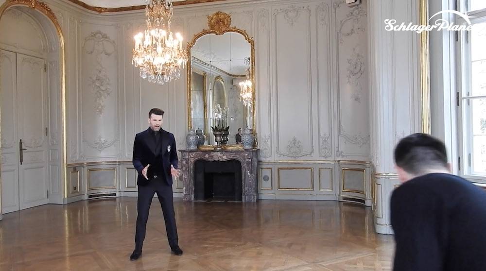 Jay Khan im Schlosshotel Grunewald. Jay Khan im Schlosshotel Grunewald.