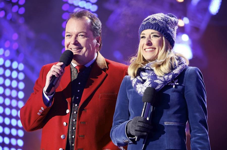 Arnulf Prasch und Stefanie Hertel präsentieren am Samstag das "Wenn die Musi spielt - Winter Open Air" aus Kärnten. Arnulf Prasch und Stefanie Hertel präsentieren am Samstag das "Wenn die Musi spielt - Winter Open Air" aus Kärnten.