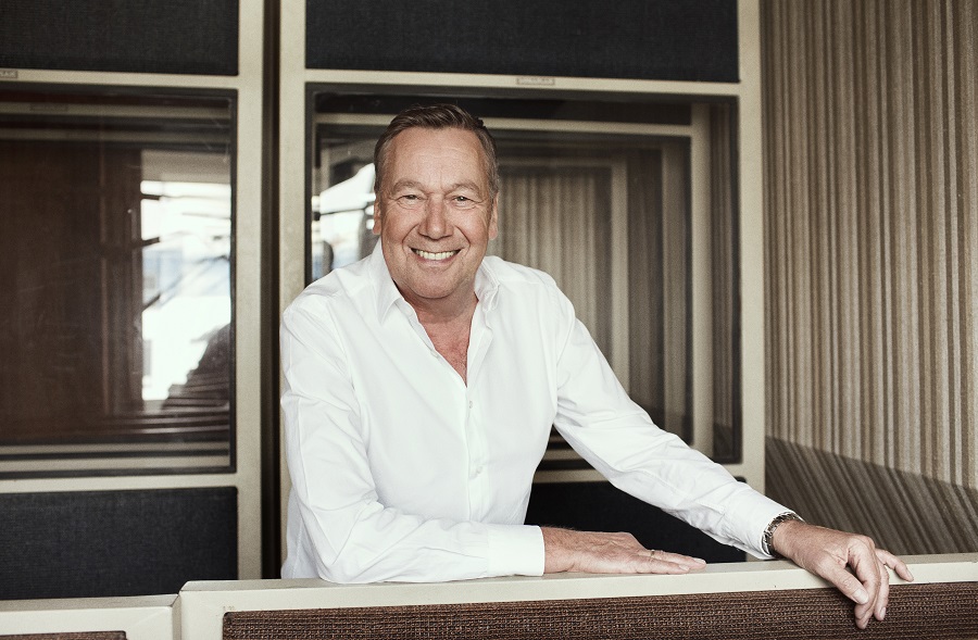 Roland Kaiser wird 2019 ein neues Album veröffentlichen. Roland Kaiser wird 2019 ein neues Album veröffentlichen.