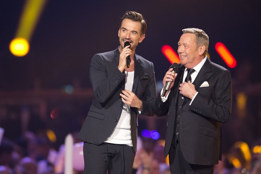 Florian Silbereisen rollt Roland Kaiser in der ARD-TV-Show „Alle singen Kaiser“ den roten Teppich aus.