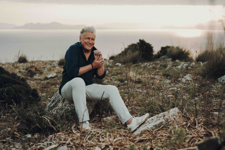 Rainhard Fendrich singt über die Volkskrankheit „Burn Out“ Rainhard Fendrich singt über die Volkskrankheit „Burn Out“