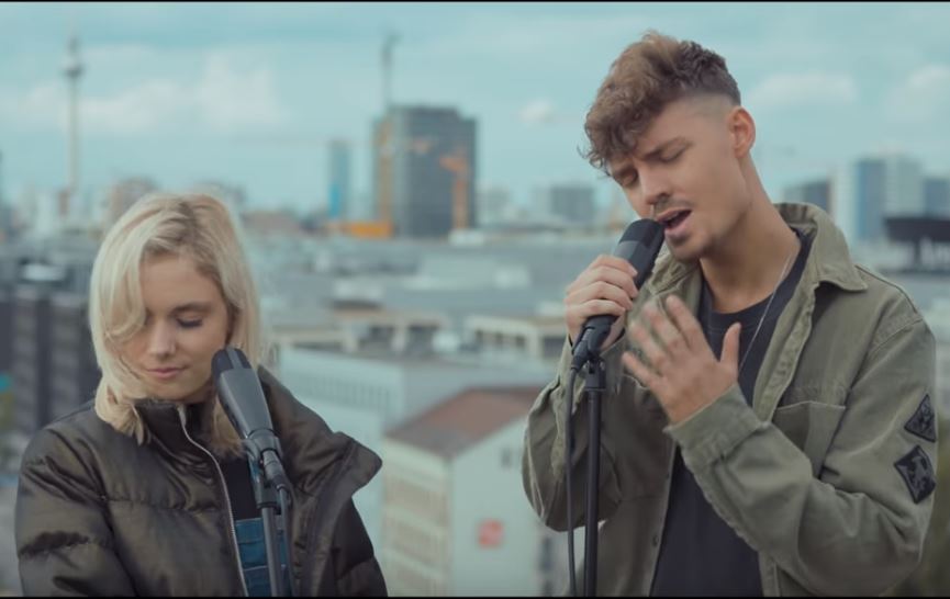 Marie Wegener singt im Duett mit Karsten Walter von Feuerherz. Marie Wegener Karsten Walter Duett