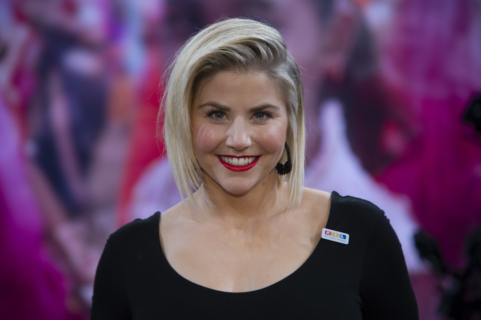 Beatrice Egli mit verführerischem Blick. Beatrice Egli