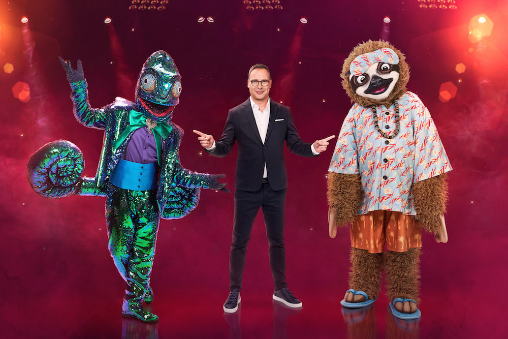 Matthias Opdenhövel moderiert die Show. Hier an seiner Seite: Das Chamäleon und das Faultier.  Matthias Opdenhövel moderiert die Show. Hier an seiner Seite: Das Chamäleon und das Faultier.