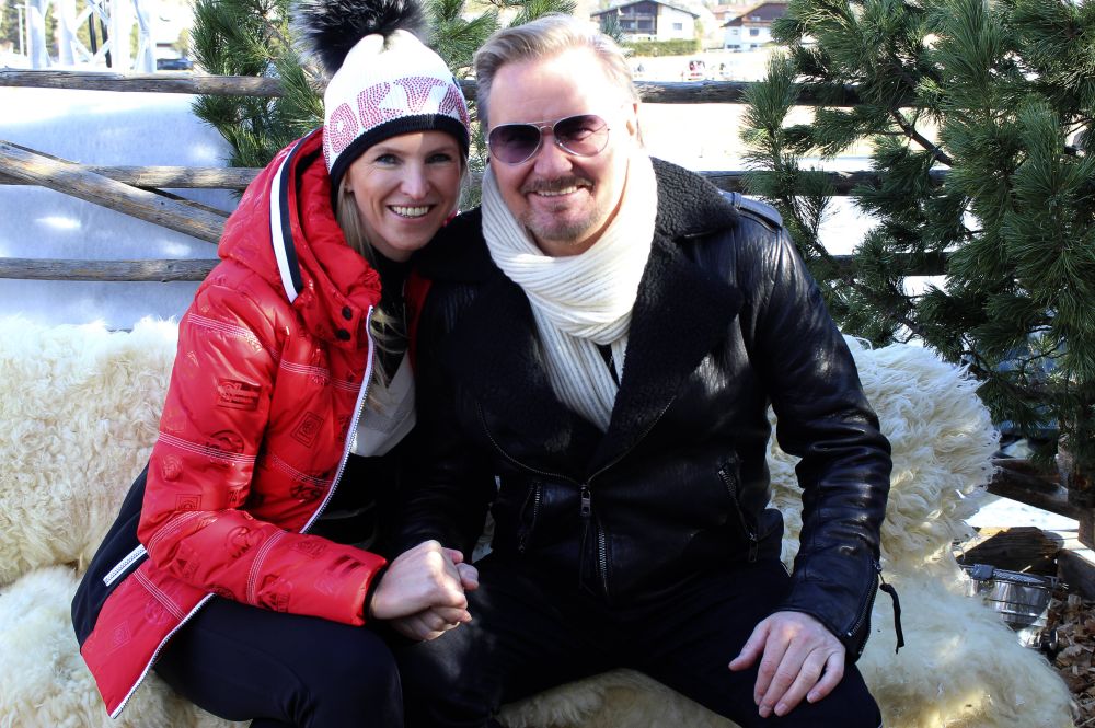 Nik P. mit seiner Freundin Karin.  Nik P. mit seiner Freundin Karin.