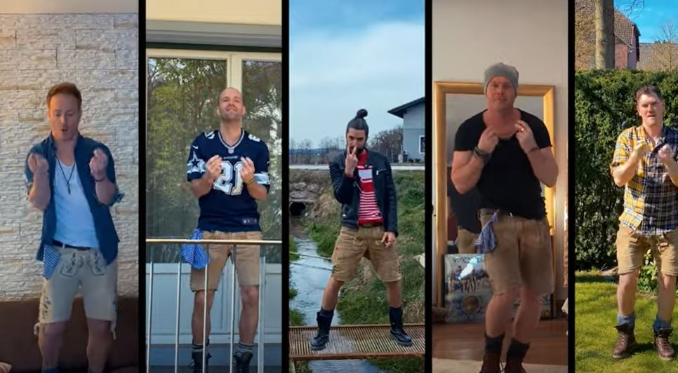 voXXclub liefern mit „A Jeder“ wieder einmal gute Laune auf Band. voXXclub liefern mit „A Jeder“ wieder einmal gute Laune auf Band.