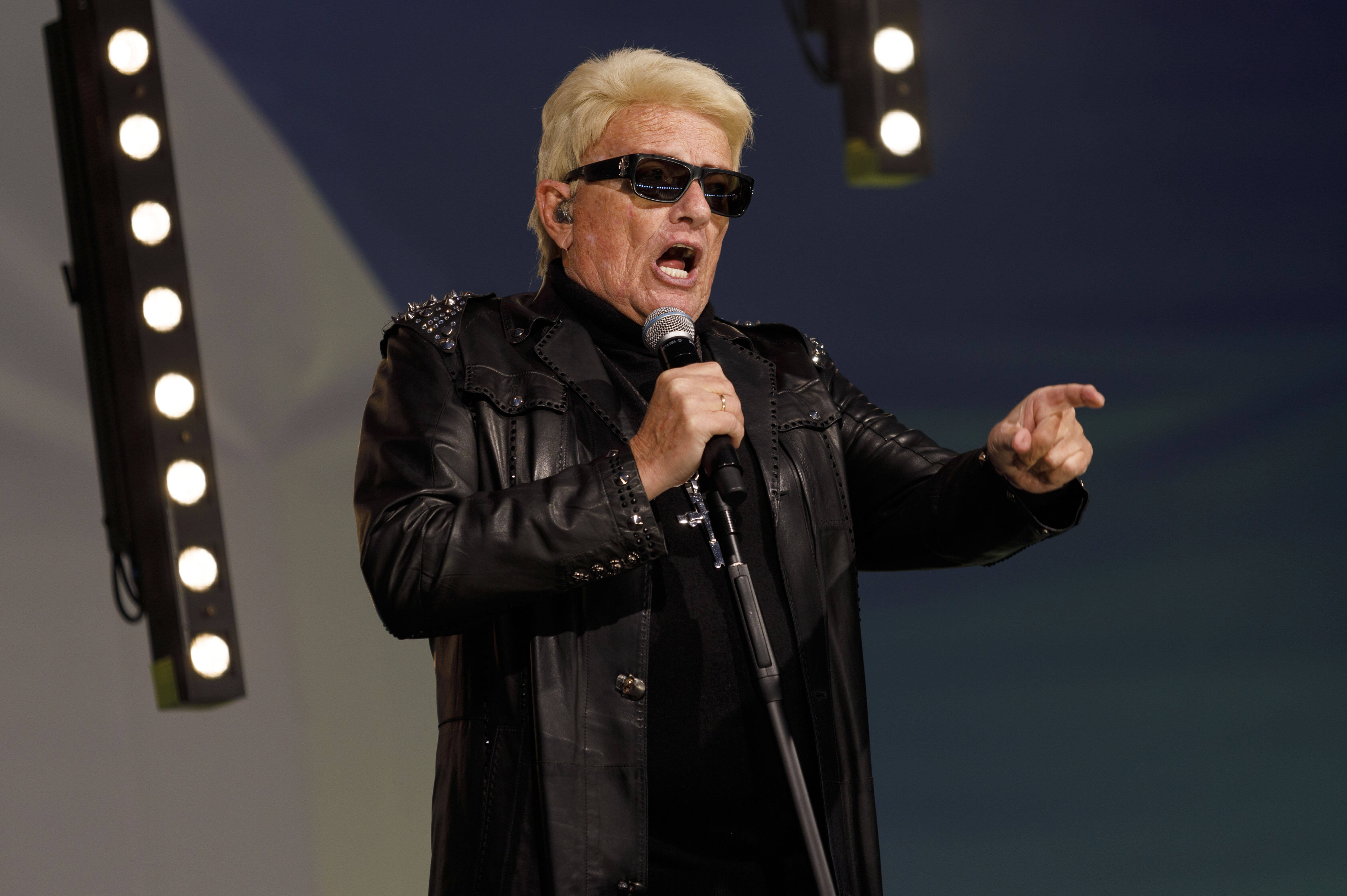 Heino im Mai bei einem Autokonzert