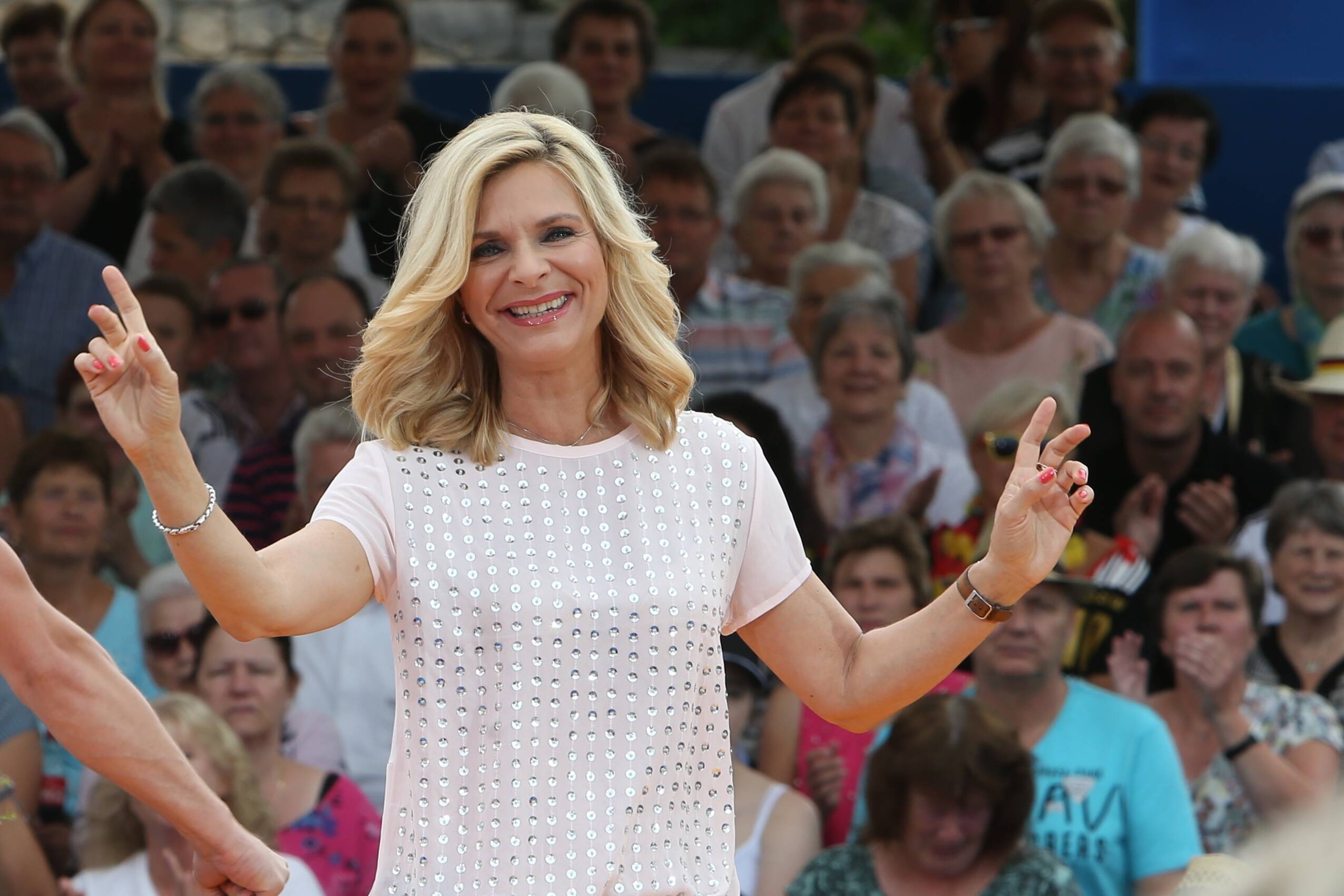 Uta Bresan hat ihre neue Single "Alles noch da" veröffentlicht. Uta Bresan hat ihre neue Single "Alles noch da" veröffentlicht.