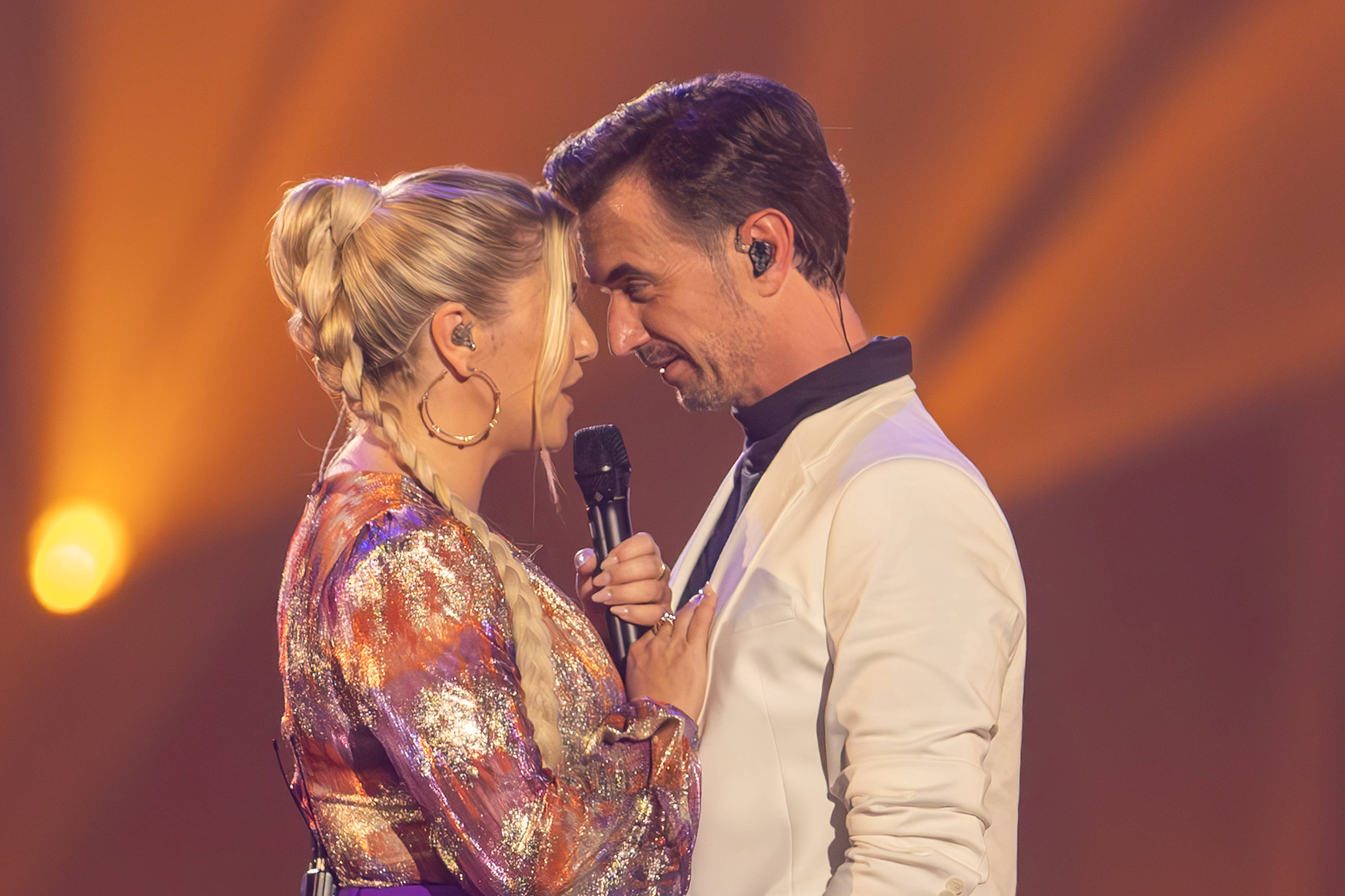 Beatrice Egli und Florian Silbereisen singen zusammen Beatrice Egli und Florian Silbereisen singen zusammen