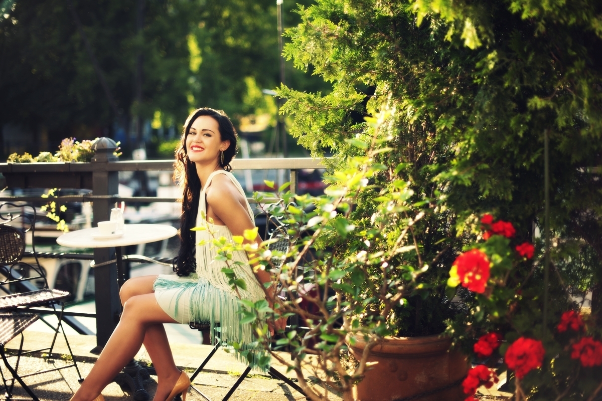 Vanessa Neigert bevorzugt Hits der 50er und 60er Jahre! Damit kommt sie super an und fällt durch ihre bunte Art immer wieder positiv auf! Vanessa Neigert DSDS Schlager