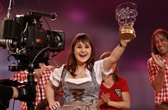 Mit „Lasst uns heute feiern“ konnte Sandra Ledermann den Preis abstauben und die Zuschauer von ihrem Talent überzeugen. Sandra Ledermann