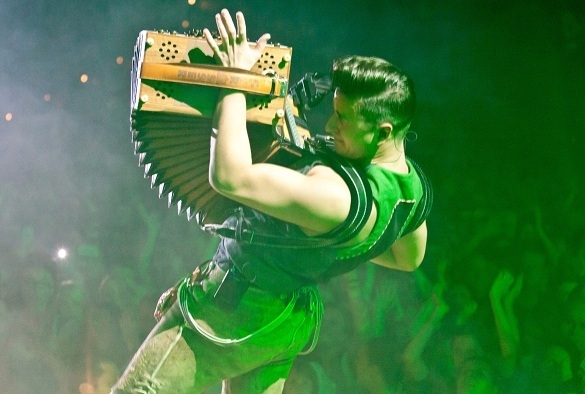 Andreas Gabalier legt ordentlich mit der Ziehharmonika los! Andreas Gabalier Live