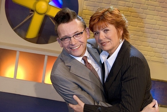 Götz Alsmann und Christine Westermann haben ein Zimmer frei! Wie wird sich wohl das Publikum entscheiden? Darf der Heino bleiben? Zimmerfrei