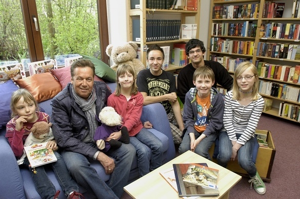 Roland Kaiser hat ein großes Herz für Kinder: Erst kürzlich besuchte er das Albert-Schweitzer-Kinderdorf in Dresden. ALBERT-SCHWEITZER-VERBAND Roland Kaiser