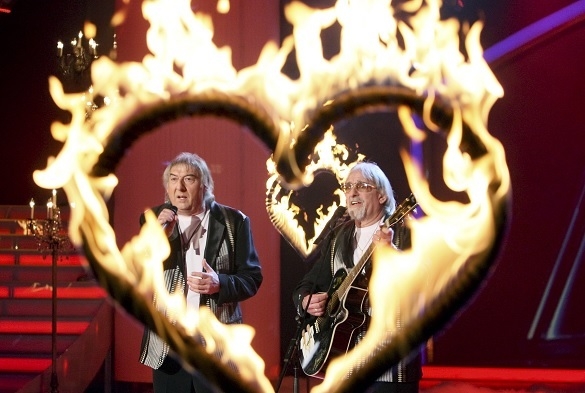 Die Amigos setzen der Volksmusik die Krone auf: Bei ihrem Auftritt sind die Fans Feuer und Flamme. MDR Amigos