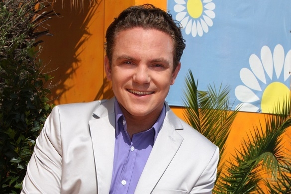 Stefan Mross freut sich schon auf seine Gäste, immer wieder sonntags. Schaltet heute um 10 Uhr ein! stefan Mross