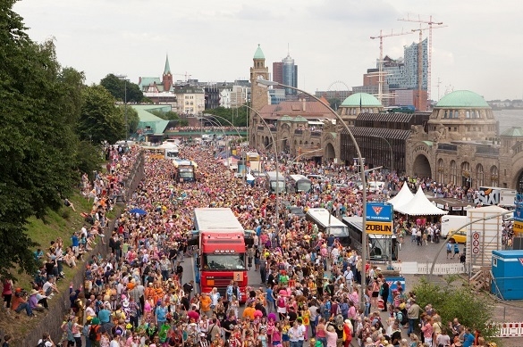 Schlagermove: Bei dem Event schlagen die Herzen der Schlager-Fans höher! Die bunte und abwechslungsreiche Show ist ein Muss für jeden Party-Liebhaber! Schlagermove