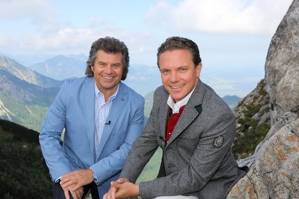 Die beiden Moderatoren sind diesmal im Chiemgau unterwegs. Was das Publikum erwartet? Neben viele Gästen natürlich auch jede Menge Spaß! Musikantenstadl Andy Borg Stefan Mross