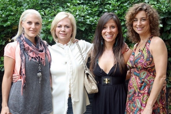 Isabel Varell - ganz rechts - könnte die neue Shopping Queen von Köln werden! Promi Shopping Queen Isabel Varell