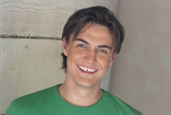 Jetzt kann der smarte Comedian noch herzlich Lachen. Mal sehen wie lange noch, wenn er sich weiterhin mit den Schlagersternchen anlegt. Matze Knop G.G. Merkel Schlager