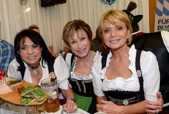 Regine Sixt,  Dr. Antje-Katrin Kühnemann und Uschi Glas bei der Damenwiesn 2013! Regine Sixt Damenwiesn 2013
