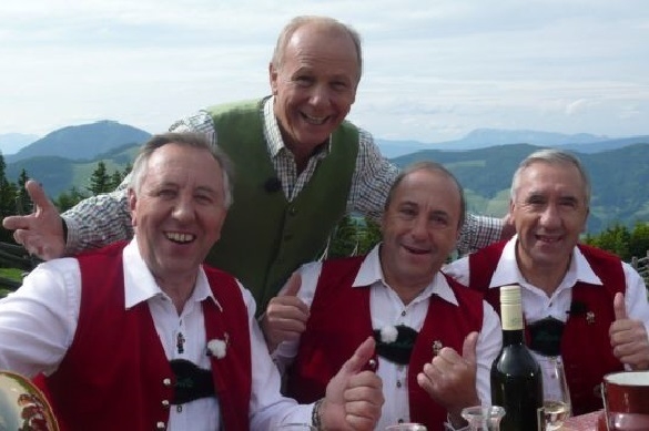 Wunderschöne Landschaften und eindrucksvolle Künstler, dafür steht die TV Sendung "Melodien der Berge". Melodien der Berge Schlager Volksmusik