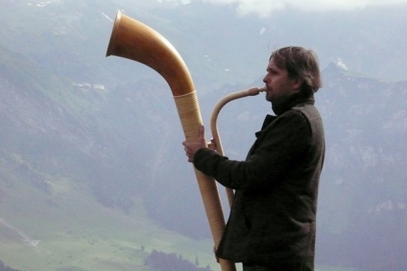 Heute geht es nach München. Nicht nur das Oktoberfest zieht jährlich hunderttausende Touristen in die Stadt – München hat so viel mehr zu bieten! Melodien der Berge München