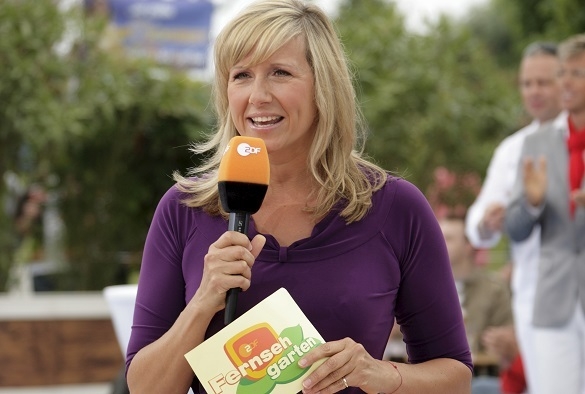 Gute Laune, gute Stimmung! Diese Moderatorin kann super unterhalten. Auch ihre Gäste sind spektakulär und bringen immer geniale Musik mit. ZDF-Fernsehgarten Oktoberfest Sendung