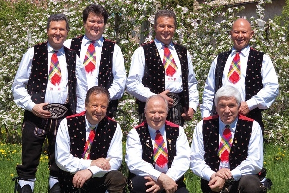 Die Kastelruther Spatzen können auf 30 Jahre Bandgeschichte zurückblicken. Für ihre Fans gaben sie stets alles und auf ihre Beständigkeit war stets Verlass. Kastelruther Spatzen