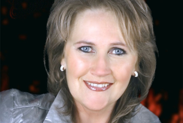 Im Jahr 2009 erschien ihr Debütalbum „Wie ein Vogel so frei”. Seit 2013 versucht die sympathische Niederländerin Sonja Onderstal den deutschen Musikmarkt zu erobern. Sonja Onderstal
