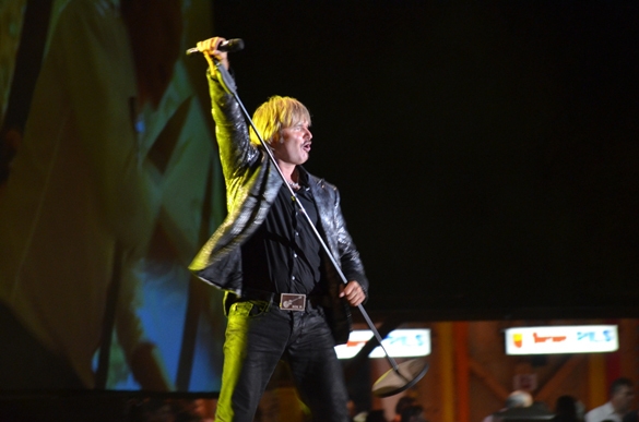 Nik P. kann die Massen begeistern und sorgt für mitreißende Stimmung. Nik P Tour 2014