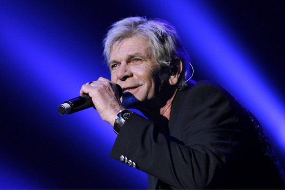 Bei seinen Konzerten begeistert Matthias Reim mit seinen größten Hits. Matthias Reim singt live