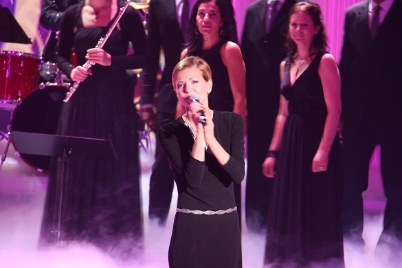 Ella Endlich Tour 2014