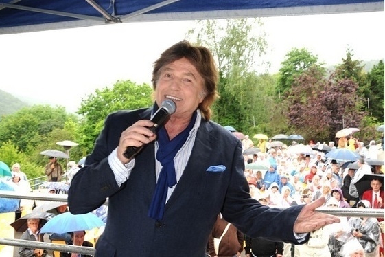 2014 bringt er ein neues Album raus - da werden bestimmt noch mehr Termine folgen! Chris Roberts Live