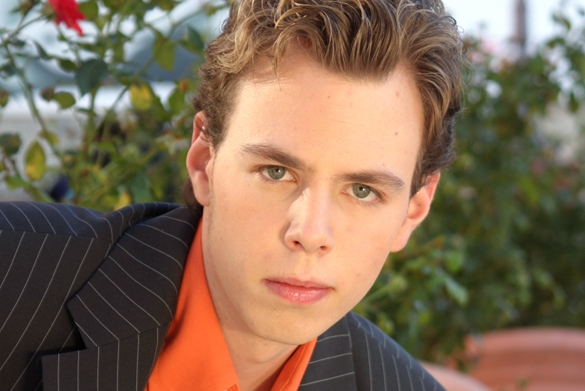 Sebastian Baumert machte bereits als Schauspieler von sich reden. Jetzt will er mit seiner Debüt-Single den Schlagerhimmel erobern. Sebastian Baumert Vorgestellt