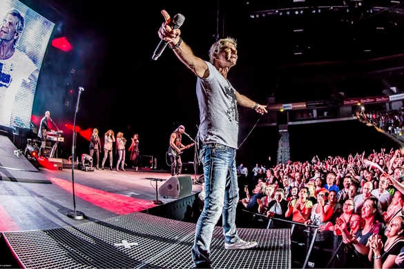 Matthias Reim ist und bleibt für zahllose Frauen ein Idol. Dieses Idol ist nun zurückgekehrt und lässt Fan-Herzen höher schlagen. Matthias Reim