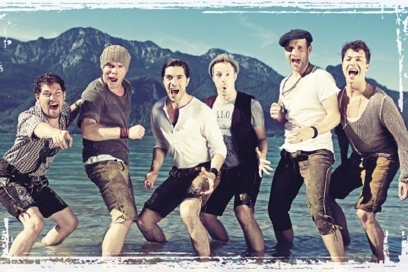 voXXclubs Album Alpin ist jetzt vergoldet: Beim Sommerfest am See bekamen die Jungs von Florian Silbereisen das Edelmetall verliehen. voXXclub Gold Alpin