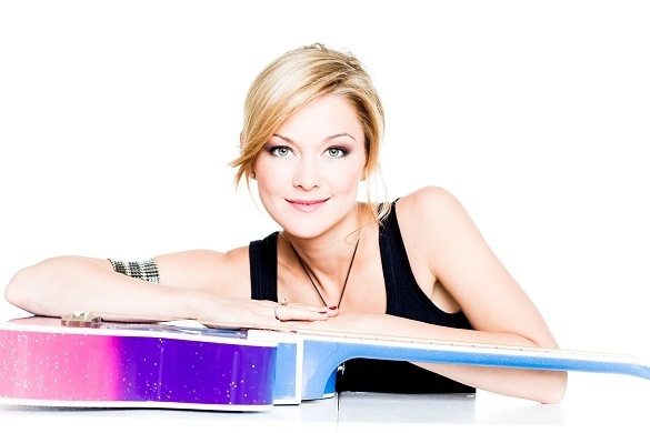Linda Hesse und das Filmorchester Babelsberg werden für das Album der 27-Jährigen zusammenarbeiten. Linda Hesse Filmorchester Babelsberg