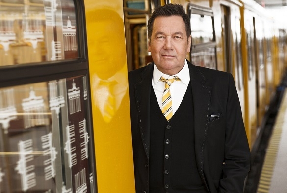 Die KaiserMania-Konzerte von Roland Kaiser sind legendär und ziehen zahlreiche Fans nach Dresden. Roland Kaiser KaierMania 2015