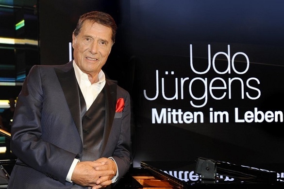 Udo Jürgens veröffentlichte am 17. Oktober 2014 seine  Doppel-CD „Mitten im Leben – Das Tribute Album“. Udo Jürgens
