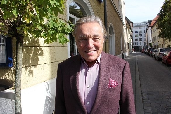 Wird Karel Gott auch nächstes Jahr wieder auf Tour gehen? Bis jetzt ist noch alles offen! Karel Gott Tour 2015