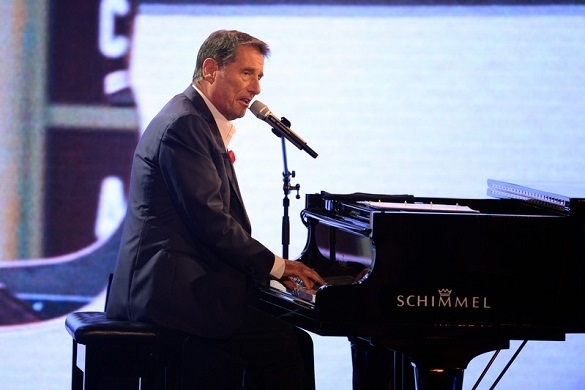 80 Jahre und über 50 veröffentlichte Alben. Nach 36 Jahren landet Udo Jürgens erstmals wieder auf Platz eins der Charts. Udo Jürgens Album Charts