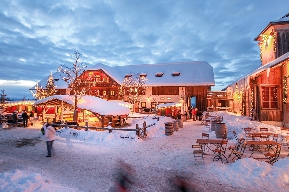 „Advent auf Aiderbichl“ wird heute Abend, dem 6.12., im ORF 2 ausgestrahlt. Gut Aiderbichl