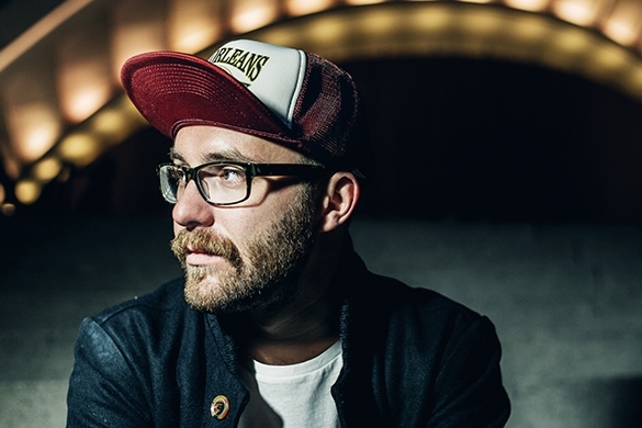 Die neue Single „Flash Mich“ ist ab heute im Handel und verkörpert den typischen Klang des Sängers. Mark Forster neue Single