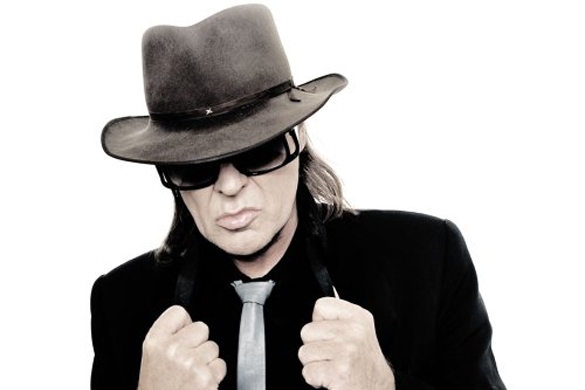 Schon seit 2006 sorgt sich die Udo Lindenberg Stiftung um die Schwächeren in der Welt. Udo Lindenberg Ebay Auktion